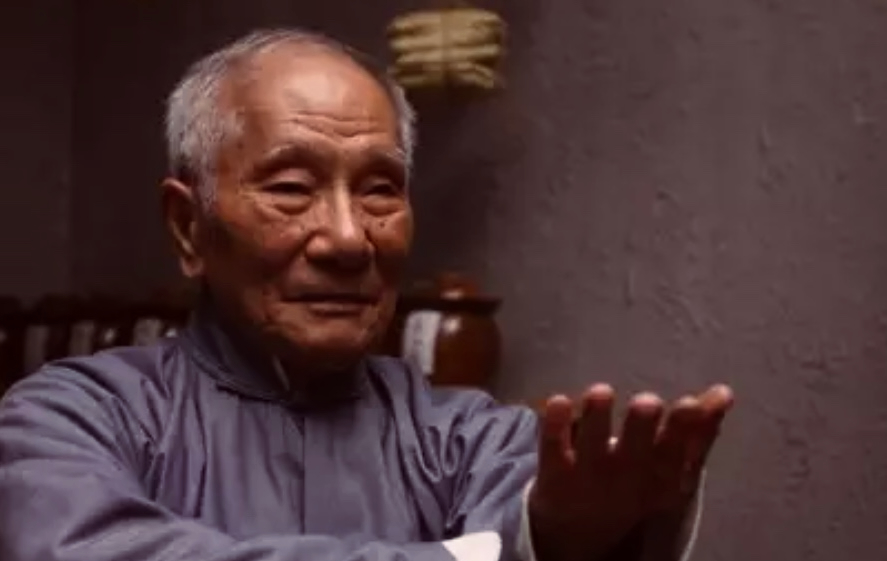 Wing Chun Poem – written by Master Ip Chun (July 1999)